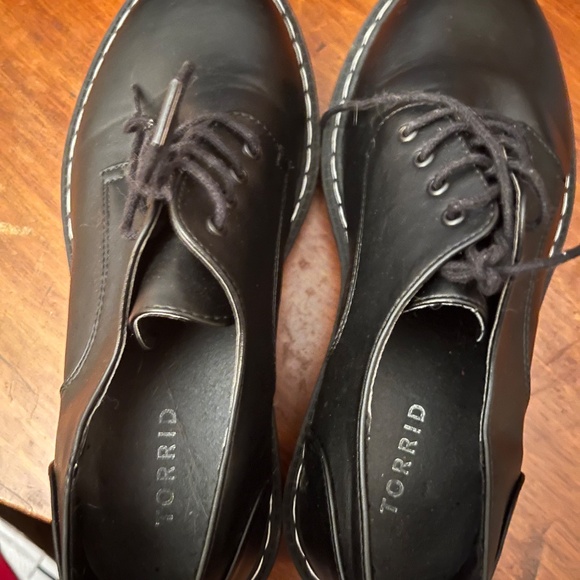 Torrid Lug Sole Loafer 7.5 WW - Picture 2 of 2